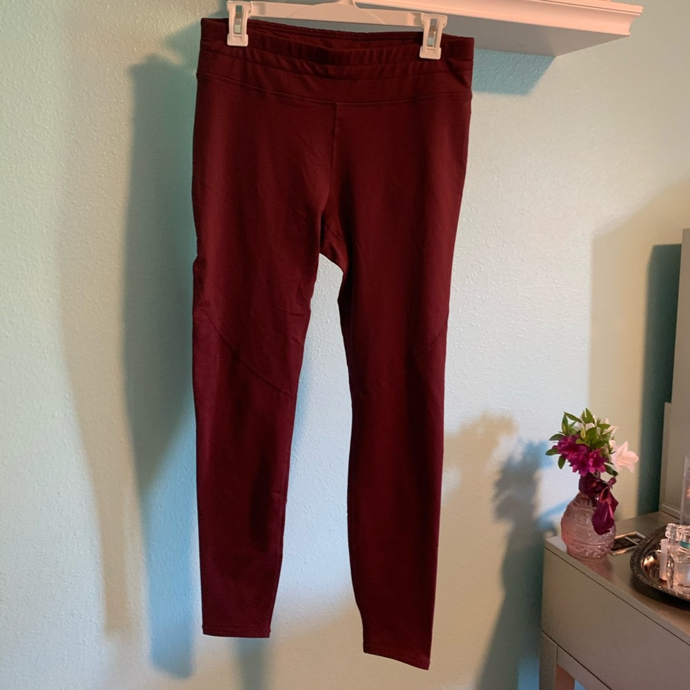 Fabletics Capri Workout ANS Yoga Leggings Size M